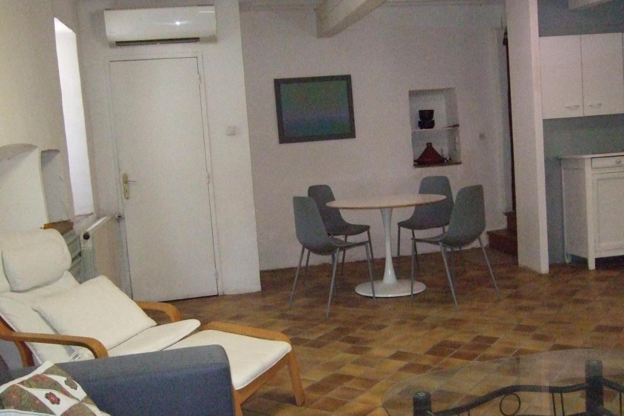 Une Maison Dans Le Village Ribiers エクステリア 写真