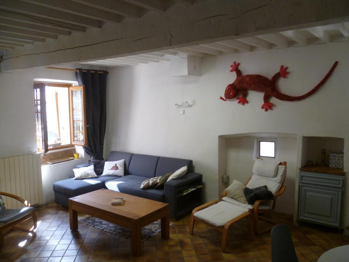 Une Maison Dans Le Village Ribiers エクステリア 写真