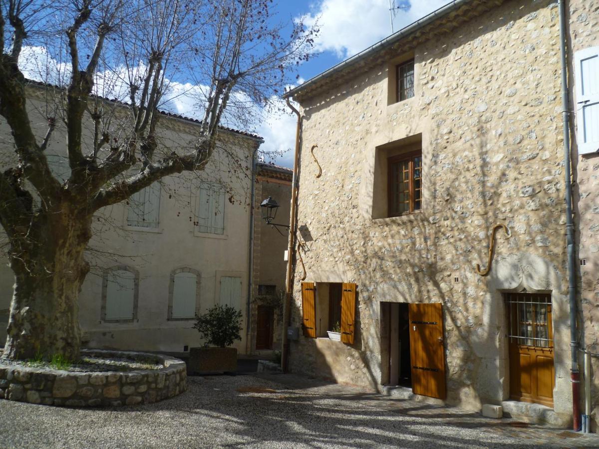 Une Maison Dans Le Village Ribiers エクステリア 写真